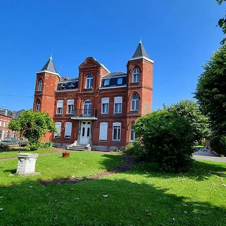 Studio En Rez-De-Chaussee - Le Petit Chateau Avesnois - Tv - Wifi - Logement Entier Avesnes-sur-Helpe Exterior photo
